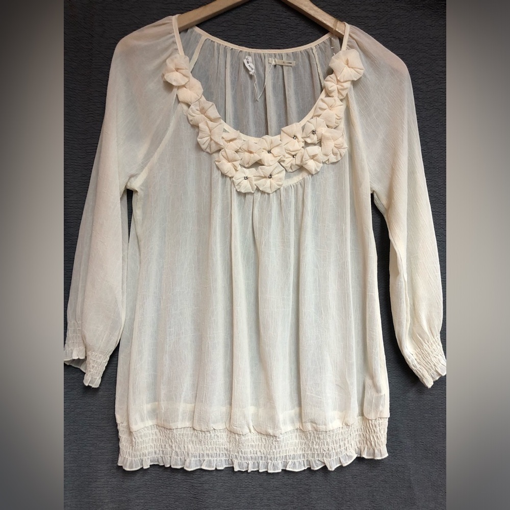 Bluebird large cream colored top